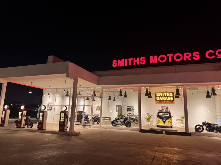 The Smiths Bar BKK