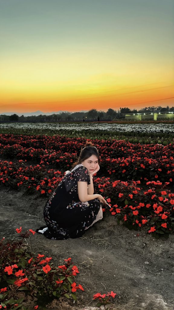 แสงสีส้มยามเย็น กับหัวใจของคนที่กำลังมองโลกไม่เหมือนกัน